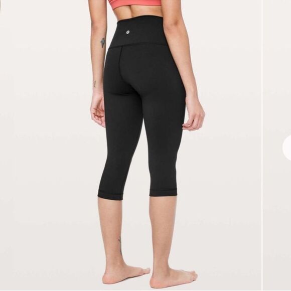 Lululemon Wunder Under Hi-Rise 1/2 Tight Black Full on Lyon 17” Sz 2 - Picture 1 of 8